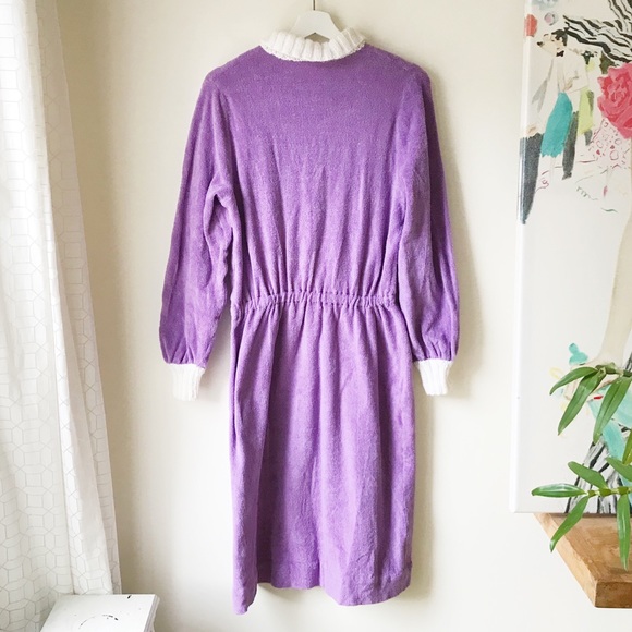 Handmade purple terry midi dress with knit white collar and cuffs - Picture 7 of 8